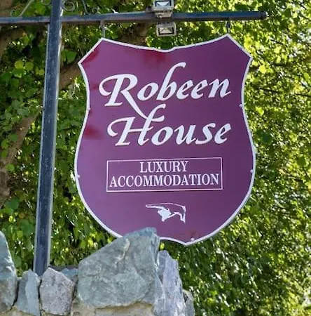 Central Entire House Comprising 4 Holiday home