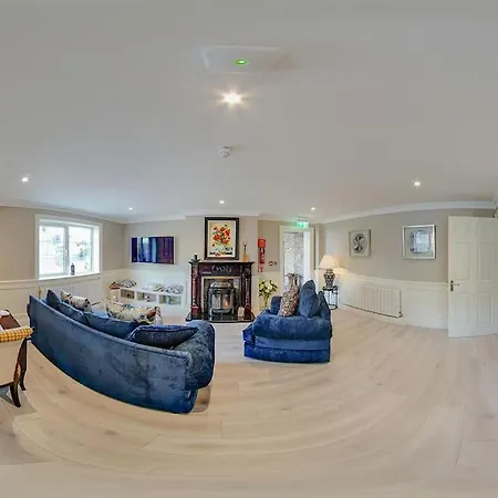 Central Entire House Comprising 4 Vakantiehuis