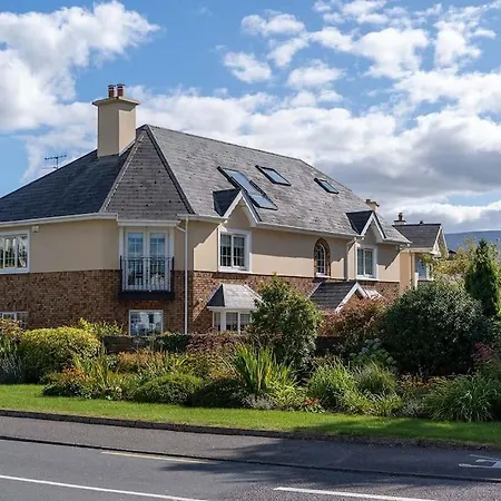 Central Entire House Comprising 4 Holiday home