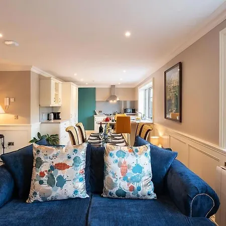 Central Entire House Comprising 4 Vakantiehuis