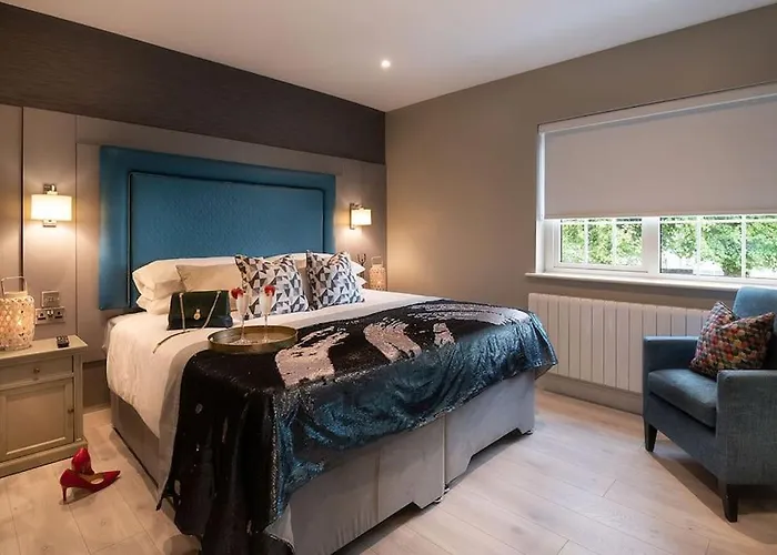 Entire House Comprising 4 * Killarney