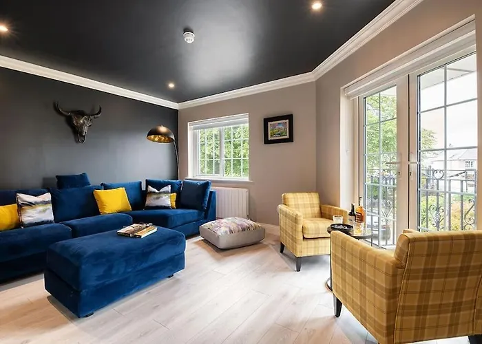 Entire House Comprising 4