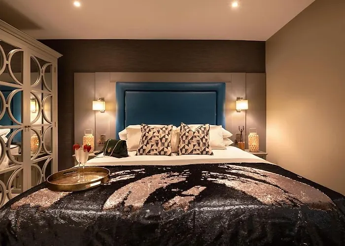 Entire House Comprising 4 *