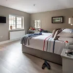 Entire House Comprising 4 *