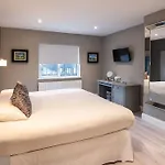 Entire House Comprising 4 Nyaraló *