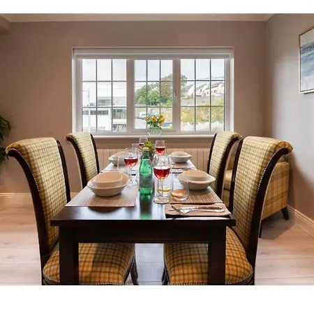 Entire House Comprising 4 * Killarney