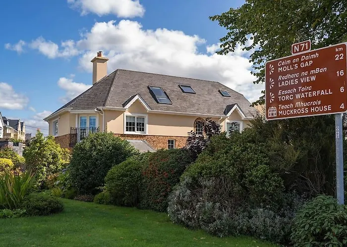 بيت للعطل Entire House Comprising 4