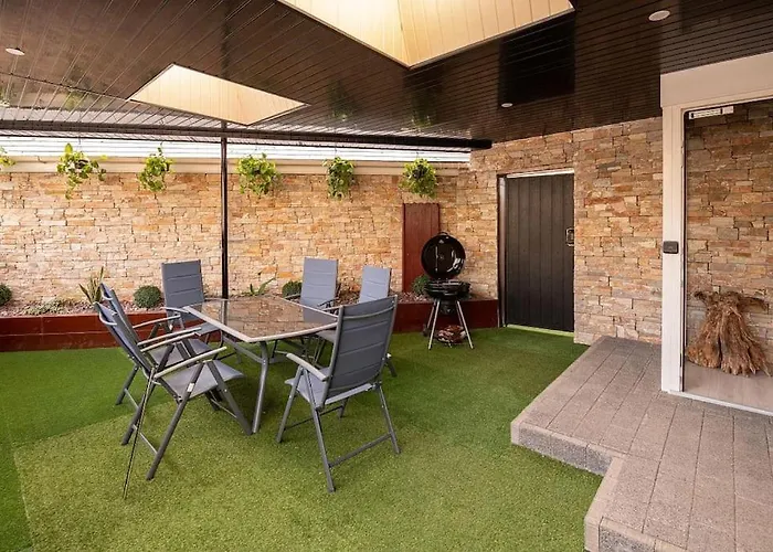 Entire House Comprising 4 *